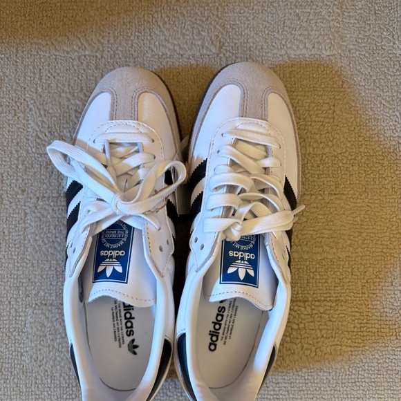 Women’s Adidas Sambas - Picture 2 of 4